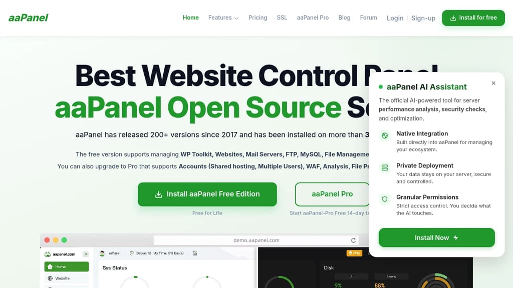Screenshot of aaPanel website
